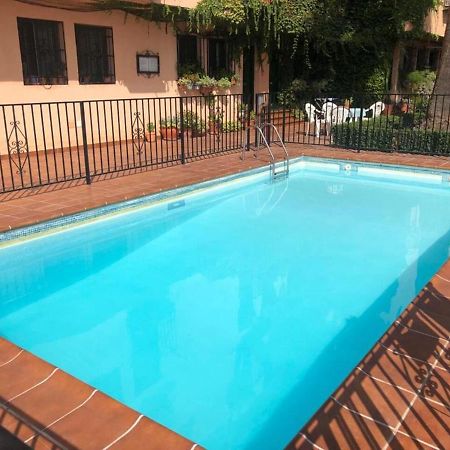 Tuguest Alhacaba Apartment - Free Parking Granada Buitenkant foto
