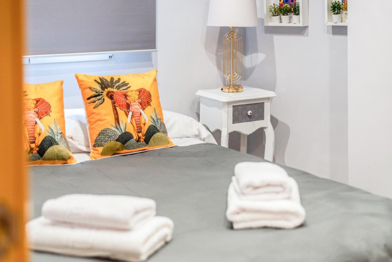 Tuguest Alhacaba Apartment - Free Parking Granada Buitenkant foto