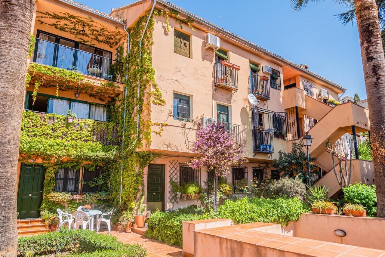 Tuguest Alhacaba Apartment - Free Parking Granada Buitenkant foto